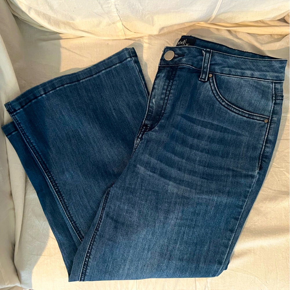 2/$15💖Mod X Capri Blue Denim Jeans